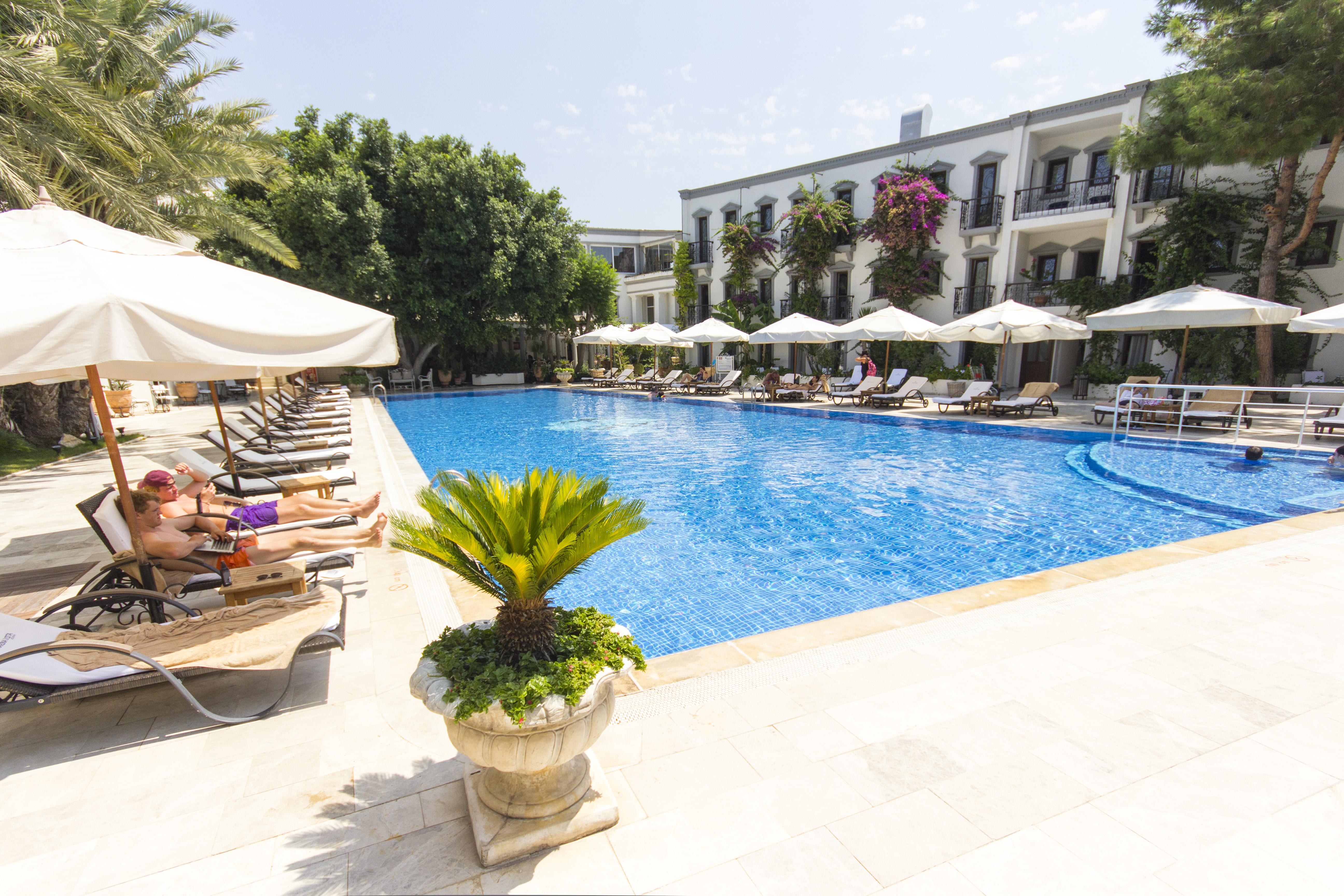 Doubletree By Hilton Bodrum Marina Vista Bagian luar foto