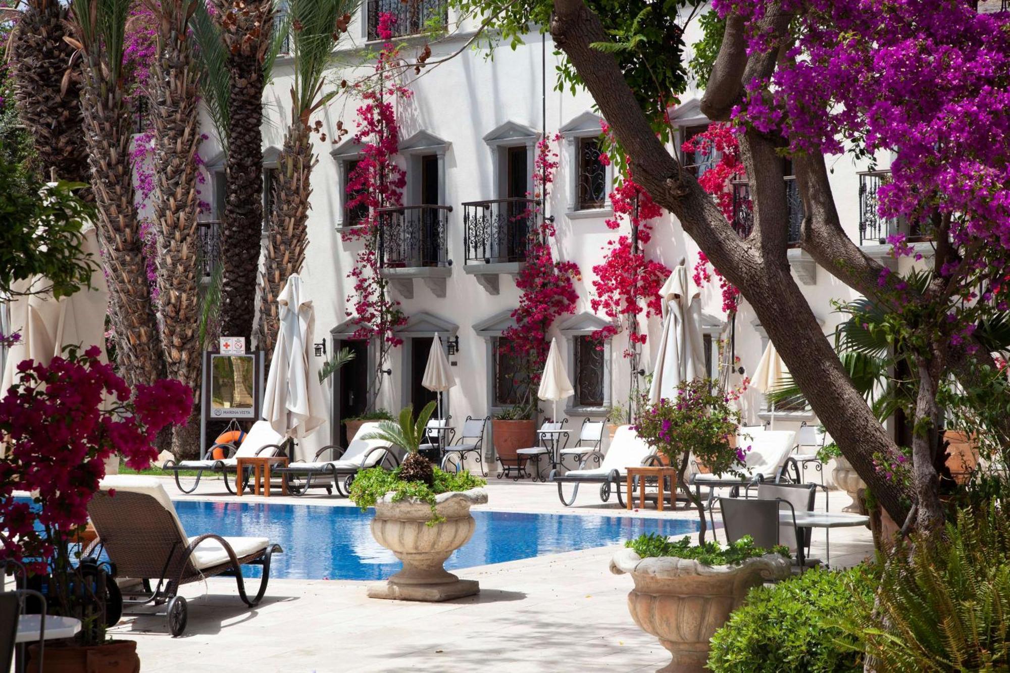 Doubletree By Hilton Bodrum Marina Vista Bagian luar foto